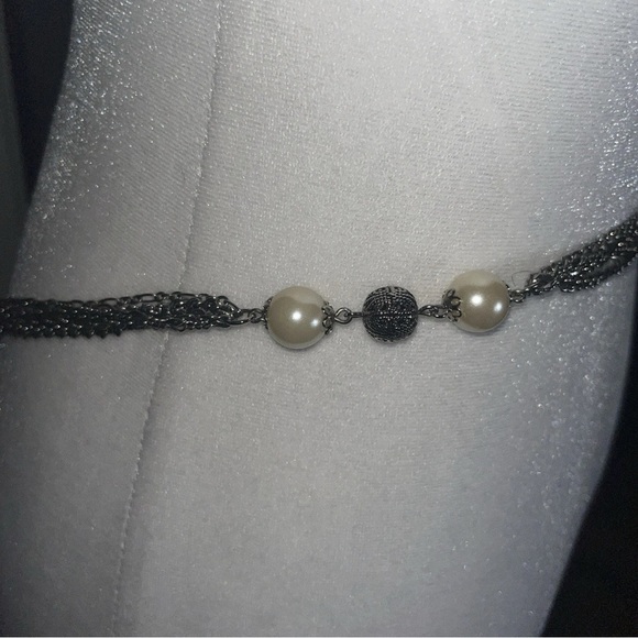 Vintage-Inspired‎ Gunmetal Chain Waist Belt w/ Faux Pearls & Tassel Accent - Picture 4 of 7